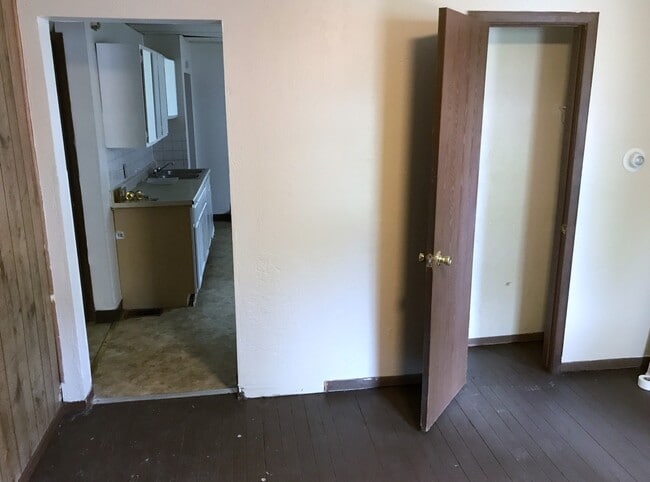 Building Photo - 44 S Bates St