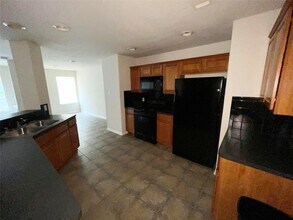 Building Photo - 42 Drifting Shadows Cir