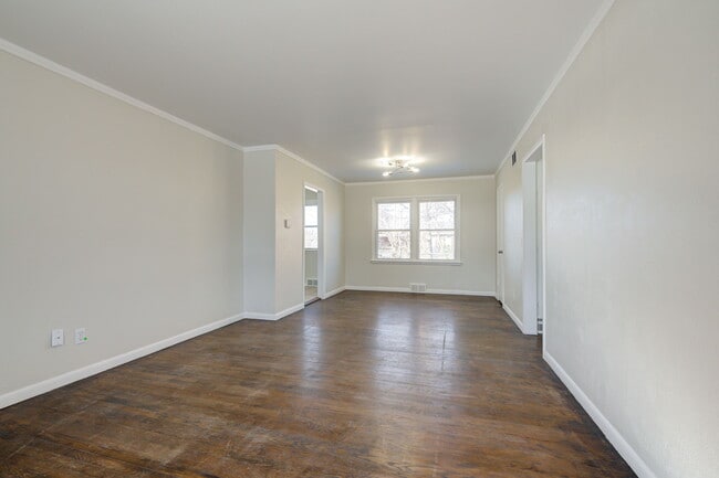 Building Photo - 2501 Ashley Dr