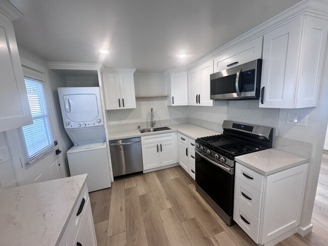 Building Photo - 4357 Clairemont Mesa Blvd