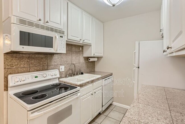 Foto del edificio - 1242 N Gaylord St