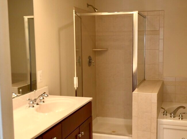 Master bathroom - 2839 11th St N