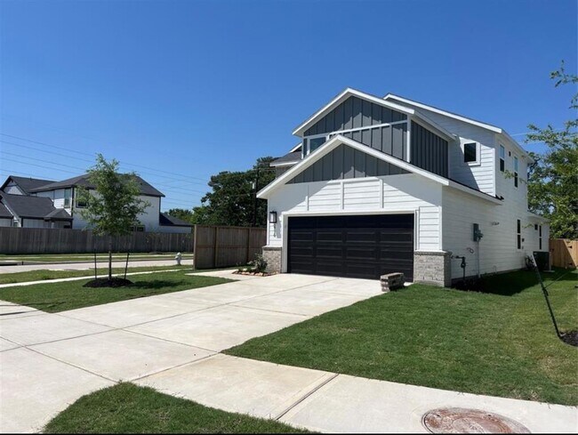Foto del edificio - 2710 Misty Meadow Ln