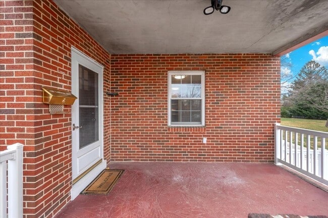 Building Photo - 116-118 Linden Avenue