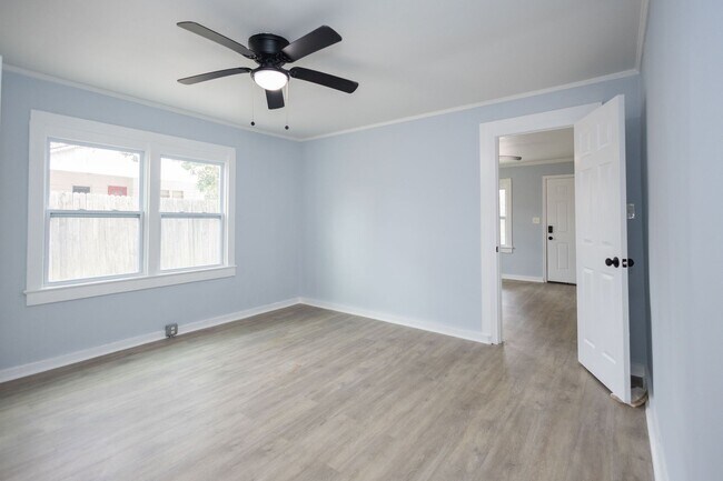 Foto del edificio - 911 Ray St