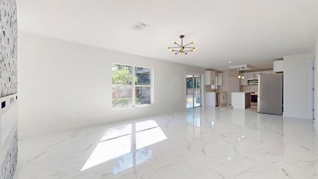 Foto del edificio - 2056 SW Grant Ave