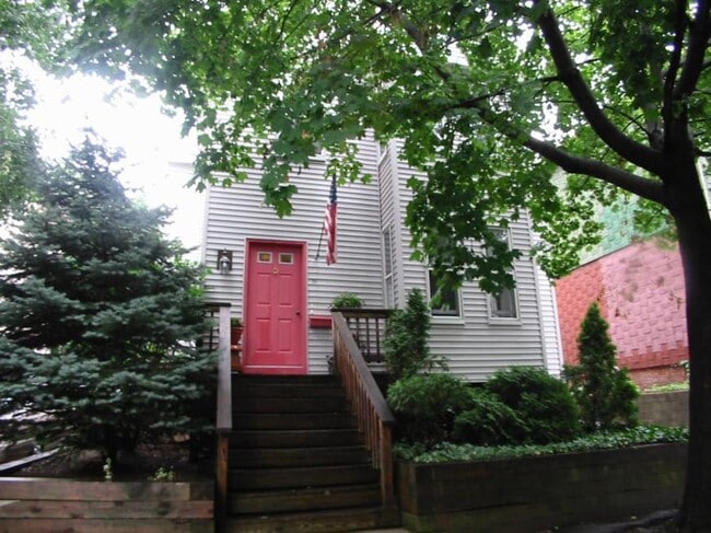 Building Photo - 1.0 bedroom in Somerville Massachusetts 02143