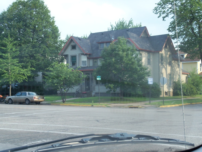 151 E 5th St, Winona, MN 55987 Room for Rent in Winona, MN