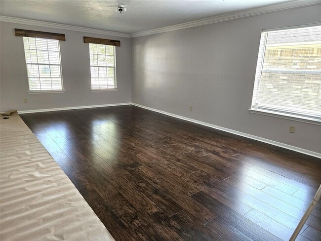 Building Photo - 1734 Oak Ridge Dr