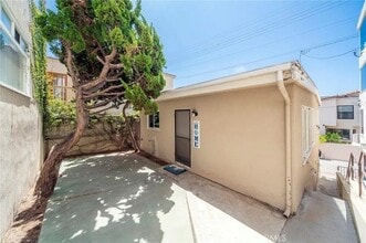 Building Photo - 1838 Palm Dr