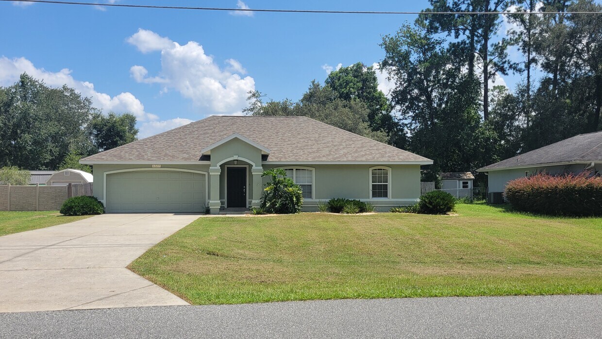 Primary Photo - 6329 Hemlock Rd