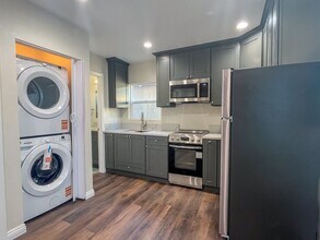 Building Photo - 3733-3735 W 182nd St