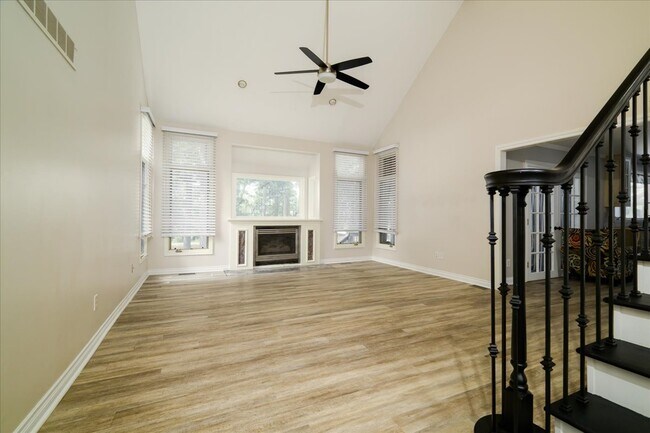 Foto del edificio - 38291 River Park Dr