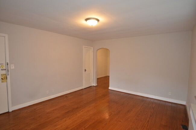 Building Photo - 6320 Kennedy Ave