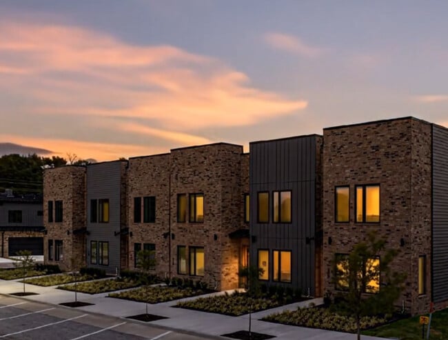 Building Photo - Townhomes at Scottsdale Building Photo - Townhomes at Scottsdale