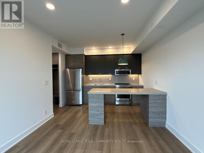 Photo du bâtiment - 484 Spadina Ave.