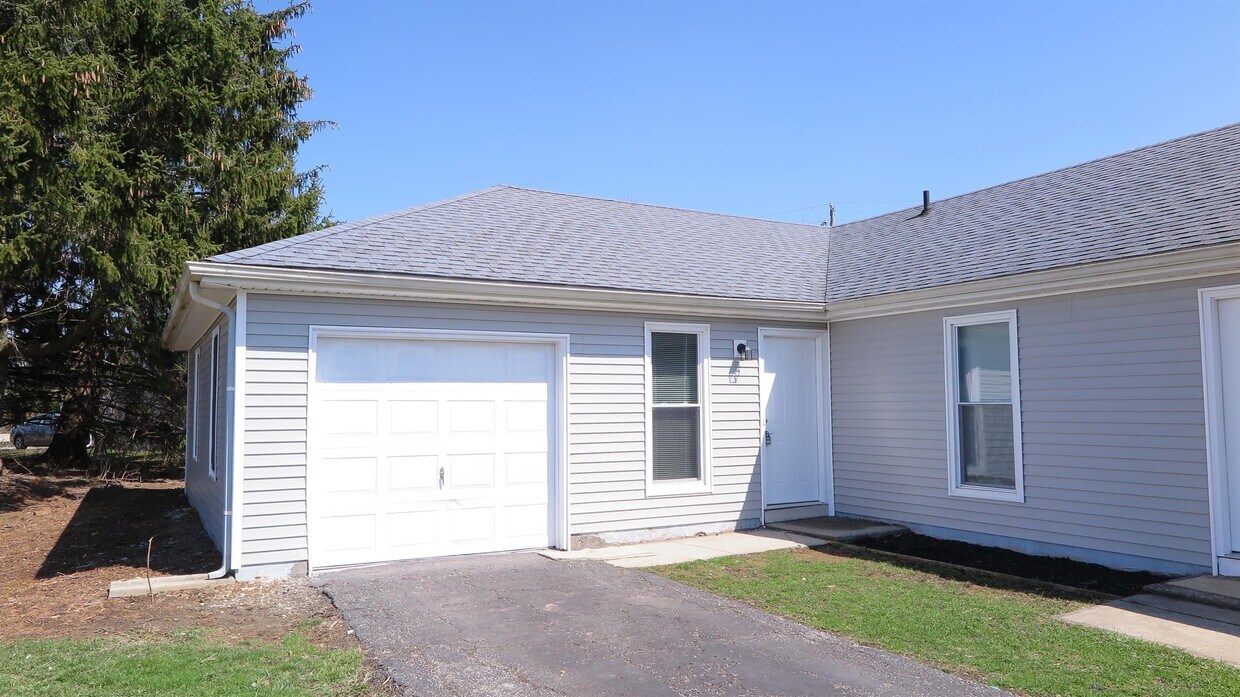 Primary Photo - 133 E Branch Rd
