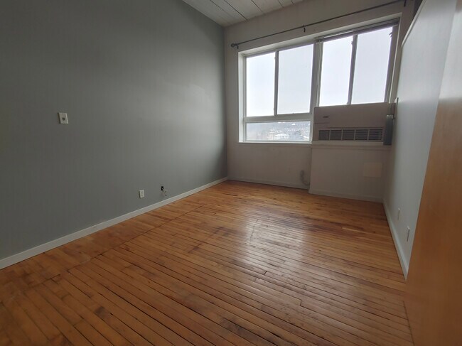 Building Photo - Tiger Lofts Cambridge