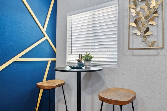 Building Photo - 4113 W Virginia Ave