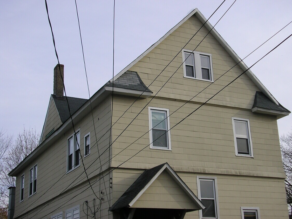 Primary Photo - 554 Ringwood Ave
