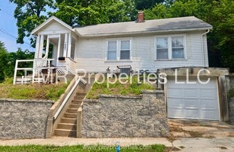 Building Photo - 501 Damon St