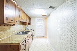 Building Photo - 415 Haven Ln