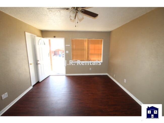 Building Photo - 602 Traci Dr