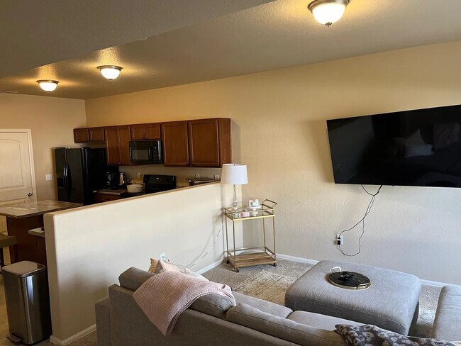 Foto del edificio - 7555 Forest Meadows Ave