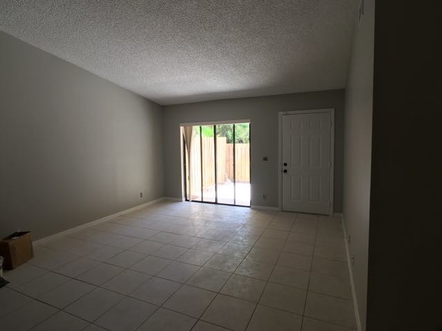 Building Photo - 4278 Woodstock Dr