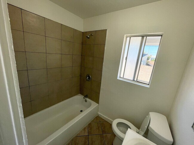 Foto del edificio - 1bd/1bth Apartment in Gated Community near...