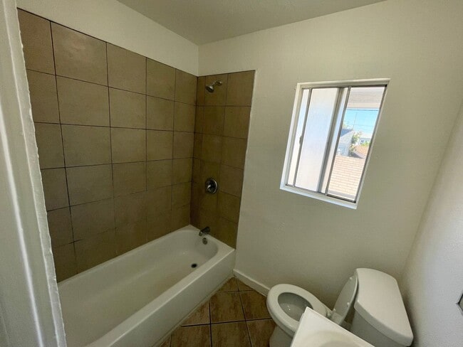 Building Photo - 1bd/1bth Apartment in Gated Community near...
