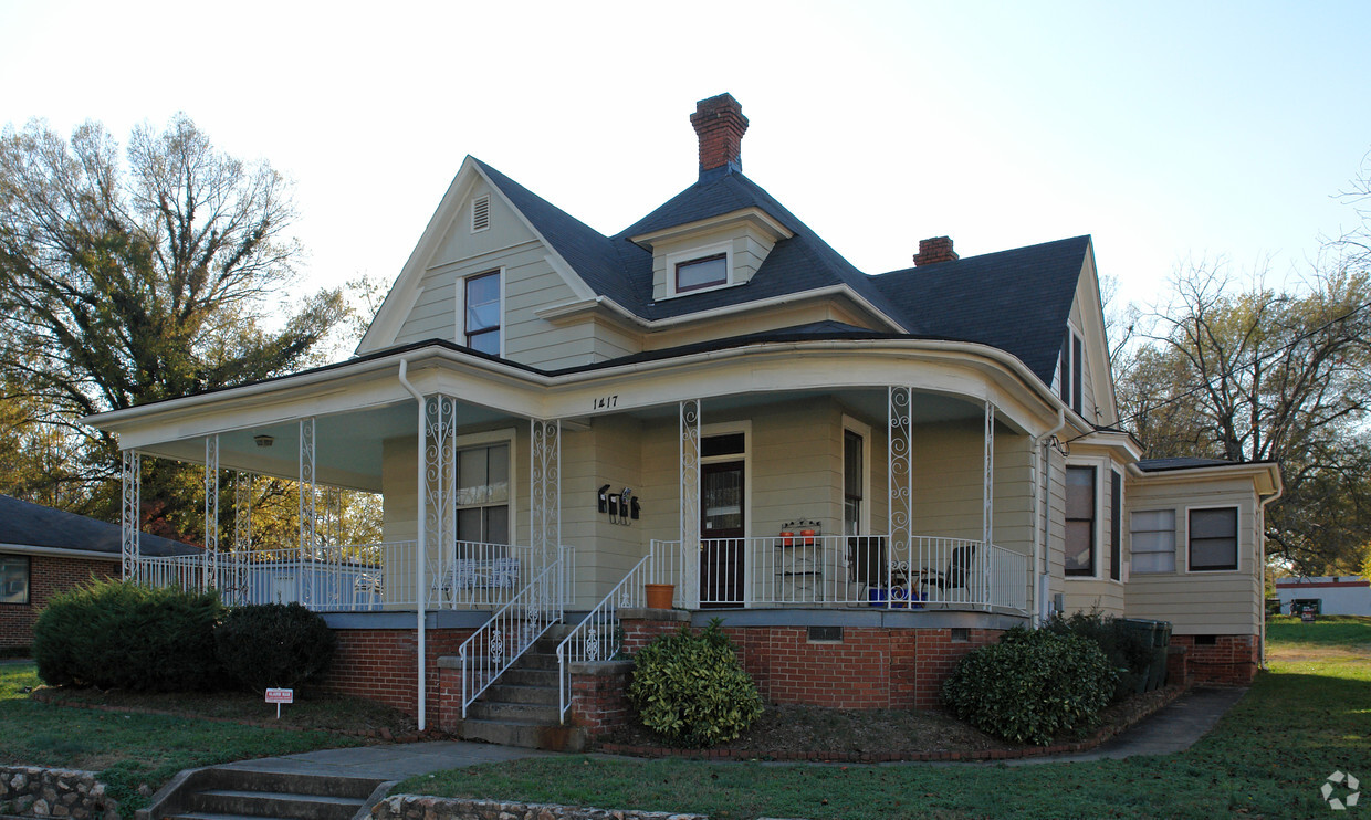 Primary Photo - 1417 Watts St