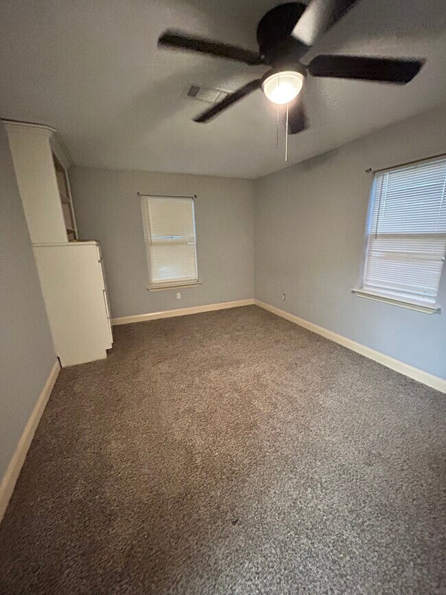 Foto del edificio - 5767 Belcrest St