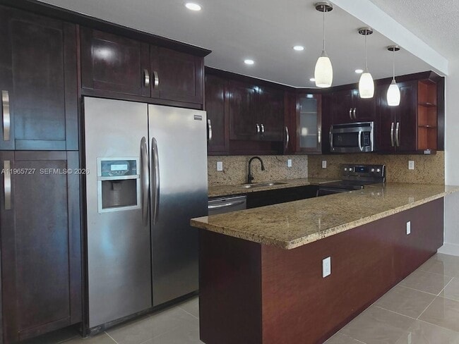 Foto del edificio - 19380 Collins Ave