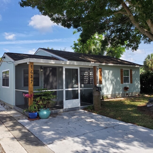 Street view - 1417 Canterbury Rd N