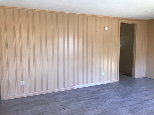 Building Photo - 464 Hunter Ave