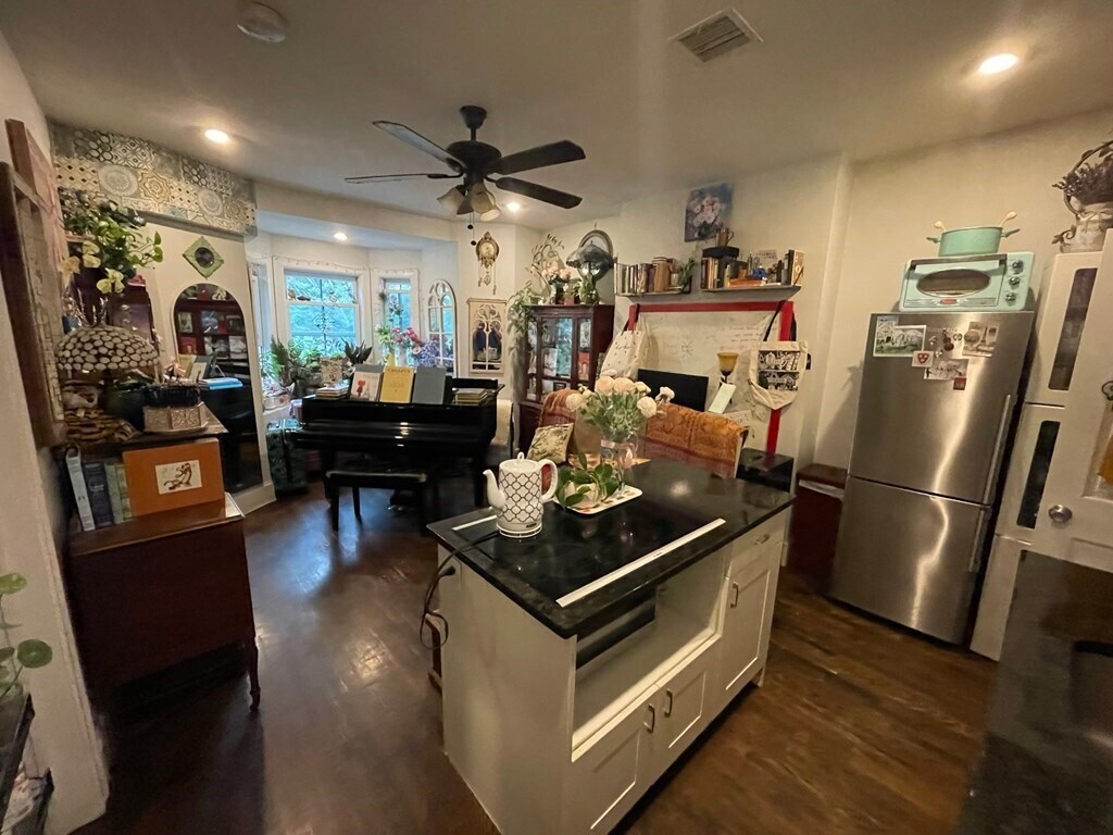 63 Rutland St Unit 9, Boston, MA 02118 63 Rutland