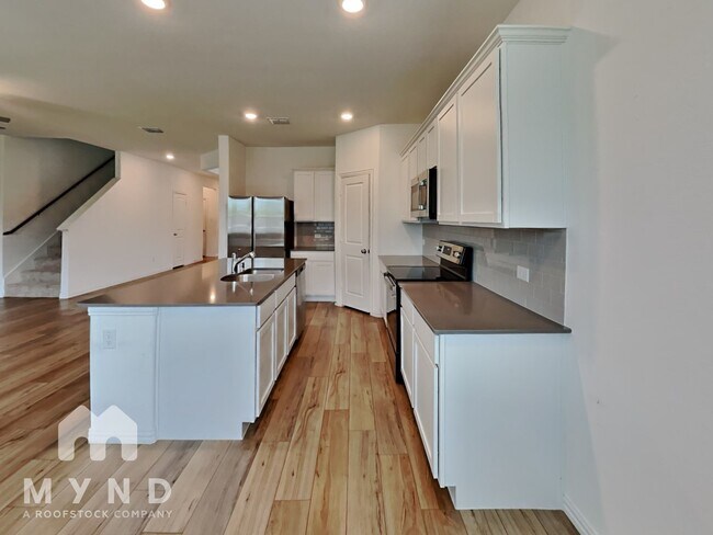Foto del edificio - 4900 Parrington Dr