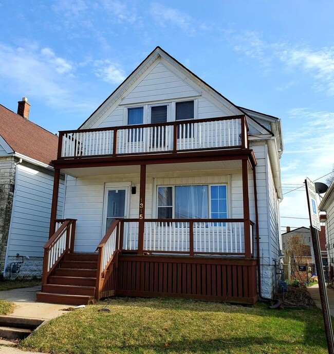 Front - 1315 Michigan Ave