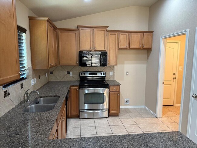 Foto del edificio - 17429 Bridgefarmer Blvd