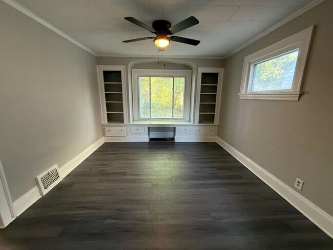 Foto del edificio - 3 BED 1 BATH BEAUTIFUL HOME IN CLEVELAND!