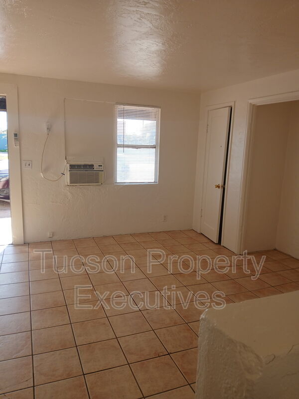 Foto del edificio - 1951 E Benson Hwy