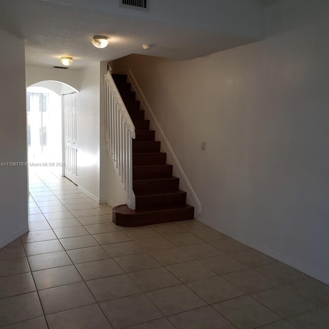 Building Photo - 5011 Leeward Ln