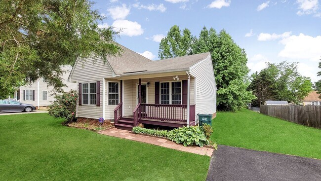 Building Photo - $200 OFF FIRST MONTH'S RENT! Welcoming 3-B...