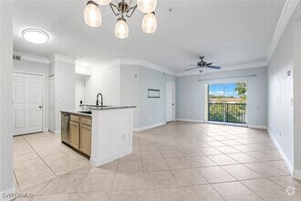 Building Photo - 11550 Villa Grand