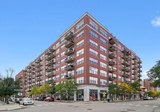 Building Photo - 6 S Laflin St