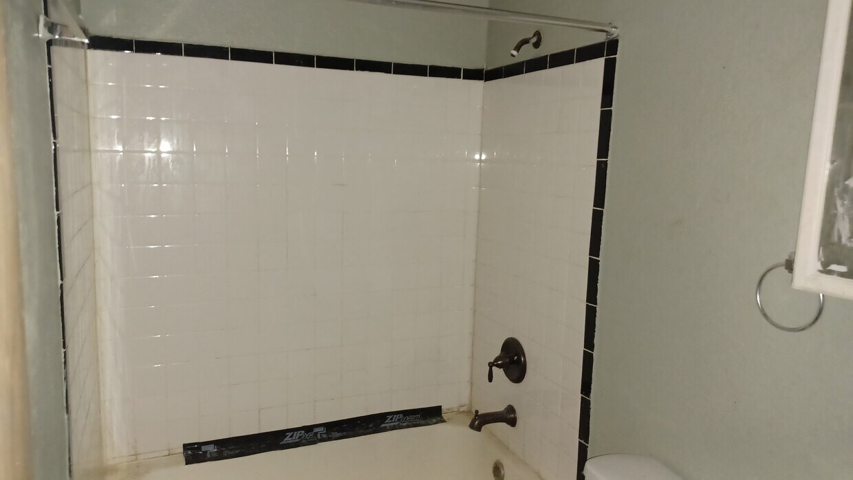 Foto del edificio - 125 N Farmer Ave