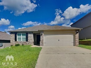 Building Photo - 245 Americana Dr