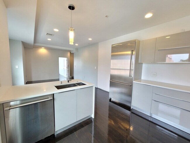 Foto del edificio - 687 E 2nd St