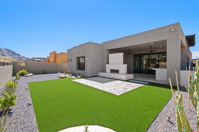 Foto del edificio - 12387 E Black Rock Rd